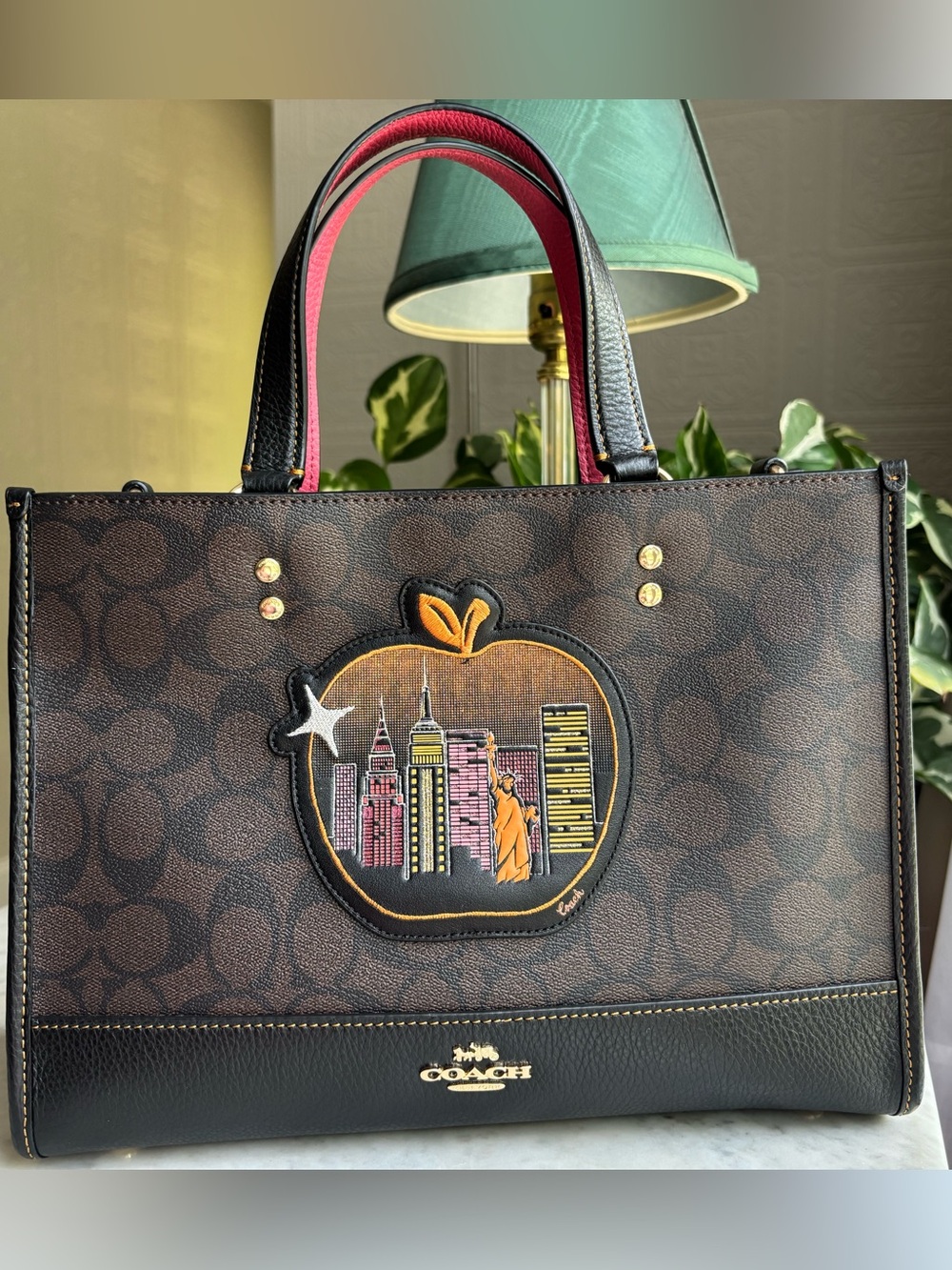 Coach Brown Signature NYC Skyline Apple Patch - Picture 3 of 11